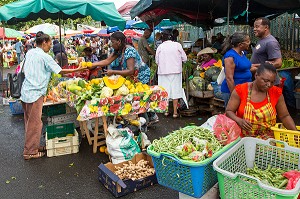 MARCHE AUX FRUITS ET LEGUMES, FORT-DE-FRANCE, MARTINIQUE, ANTILLES FRANCAISES, FRANCE 