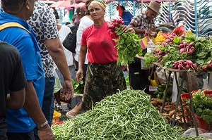 MARCHE AUX FRUITS ET LEGUMES, FORT-DE-FRANCE, MARTINIQUE, ANTILLES FRANCAISES, FRANCE 