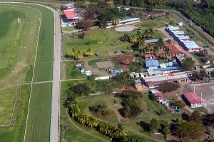 VUE AERIENNE DE L'HIPPODROME DEPARTEMENTAL DE CARRERE, LE LAMENTIN, MARTINIQUE, ANTILLES FRANCAISES, FRANCE 