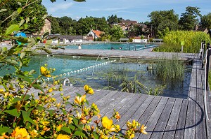 CENTRE AQUATIQUE CANTONAL BAIGNADE BIOLOGIQUE, PISCINE ECOLOGIQUE A FILTRATION NATURELLE, RUGLES (27), FRANCE 