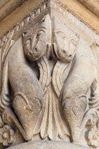 DETAIL D'UN CHAPITEAU, BASILIQUE DU SACRE COEUR, PARAY-LE-MONIAL (71), FRANCE 