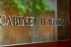 PLAQUE D'UN CABINET D'AVOCATS, BORDEAUX (33), FRANCE 
