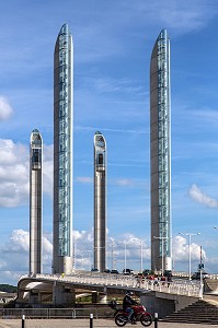 PONT JACQUES CHABAN DELMAS SUR LA GARONNE, VILLE DE BORDEAUX, GIRONDE (33), FRANCE 