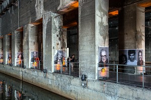 EXPOSITION DANS LE LIEU CULTUREL DE LA BASE SOUS-MARINE, QUARTIER DU BATACLAN, BASSINS A FLOT, VILLE DE BORDEAUX, GIRONDE (33), FRANCE 