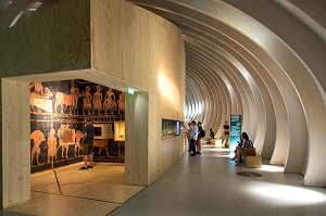 LE PARCOURS PERMANENT CREE PAR CASSON MANN, CITE DU VIN, ESPLANADE DE PONTAC, VILLE DE BORDEAUX, GIRONDE 33), FRANCE, MENTION OBLIGATOIRE : ARCHITECTE XTU ARCHITECTS/LA CITE DU VIN