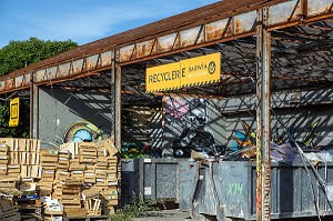 LA RECYCLERIE ECO-SYSTEME ECOLOGIQUE, CAMPEMENT DARWIN, ANCIENNE CASERNE NIEL, QUAI DES QUEYRIES, VILLE DE BORDEAUX, GIRONDE (33), FRANCE 