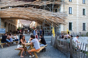 LE BISTROT ALTERNATIF DU MAGASIN GENERAL, CAMPEMENT DARWIN, ANCIENNE CASERNE NIEL, QUAI DES QUEYRIES, VILLE DE BORDEAUX, GIRONDE (33), FRANCE 