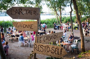 LA GUINGUETTE DE CHEZ ALRIQ, QUAI DES QUEYRIES, VILLE DE BORDEAUX, GIRONDE (33), FRANCE 