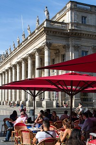 CAFE DE LA COMEDIE DEVANT L'OPERA NATIONAL, PLACE DE LA COMEDIE, VILLE DE BORDEAUX, GIRONDE (33), FRANCE 