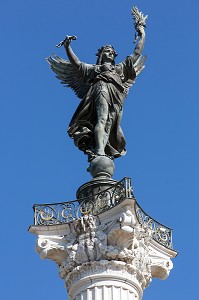 STATUE DE LA LIBERTE BRISANT SES CHAINES, MONUMENT DES GIRONDINS A LA MEMOIRE DES DEPUTES GIRONDINS, PLACE DES QUINCONCES, VILLE DE BORDEAUX, GIRONDE (33), FRANCE 