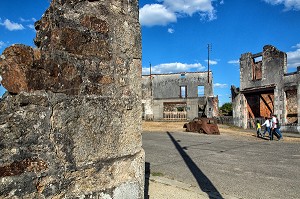 PLACE DU VILLAGE MARTYR D'ORADOUR-SUR-GLANE DETRUIT LE 10 JUIN 1944 L'ARMEE ALLEMANDE, BATAILLON SS PANZERGENADIER DER FUHRER AVEC UN MASSACRE DE LA POPULATION FAISANT 642 MORTS, HAUTE-VIENNE (87), FRANCE 