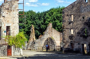 PLACE DU VILLAGE MARTYR D'ORADOUR-SUR-GLANE DETRUIT LE 10 JUIN 1944 L'ARMEE ALLEMANDE, BATAILLON SS PANZERGENADIER DER FUHRER AVEC UN MASSACRE DE LA POPULATION FAISANT 642 MORTS, HAUTE-VIENNE (87), FRANCE 