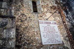 EGLISE OU FURENT MASSACREES DES CENTAINES DE PERSONNES PAR LES NAZIS, VILLAGE MARTYR D'ORADOUR-SUR-GLANE DETRUIT LE 10 JUIN 1944, HAUTE-VIENNE (87), FRANCE 