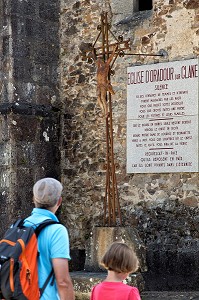 EGLISE OU FURENT MASSACREES DES CENTAINES DE PERSONNES PAR LES NAZIS, VILLAGE MARTYR D'ORADOUR-SUR-GLANE DETRUIT LE 10 JUIN 1944, HAUTE-VIENNE (87), FRANCE 