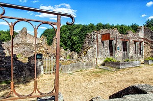 ANCIEN BAR RESTAURANT 'CHEZ MILORD', VILLAGE MARTYR D'ORADOUR-SUR-GLANE DETRUIT LE 10 JUIN 1944 L'ARMEE ALLEMANDE, BATAILLON SS PANZERGENADIER DER FUHRER AVEC UN MASSACRE DE LA POPULATION FAISANT 642 MORTS, HAUTE-VIENNE (87), FRANCE 