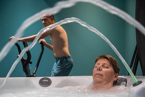 DETENTE EN FAMILLE AU SPA, GRAND GITE DE CHARTRES, MESLAY-LE-GRENET (28), FRANCE