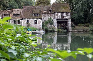 MOULIN D'ANDE OU GEORGE PEREC SEJOURNA 5 ANNEES A PARTIR DE 1965 ET OU IL A ECRIT LE ROMAN 'LA DISPARITION', ANDE (27), FRANCE 