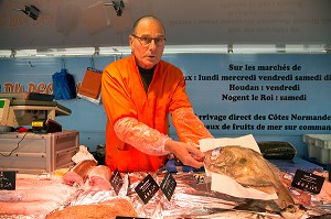 SAINT-PIERRE, POISSONNIER JEAN-LUC DUVAL, MARCHE COUVERT, CHARTRES (28), FRANCE 