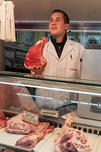 BOUCHER EDOUARD DARMIGNY, MARCHE COUVERT, CHARTRES (28), FRANCE 