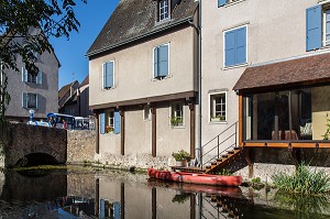 LES BORDS DE L'EURE DANS LA BASSE VILLE, CHARTRES (28), FRANCE 