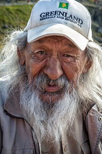 HOMME A LA BARBE BLANCHE, HABITANT GROENLANDAIS INUIT, , NARSAQ, GROENLAND 