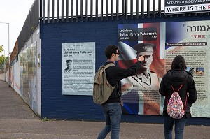 MUR DE LA PAIX DE SHANKILL ROAD, SOUVENIRS DES EMEUTES DU CONFLIT NORD IRLANDAIS, NORTHUMBERLAND STREET, BELFAST, ULSTER, IRLANDE DU NORD 