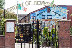 LE JARDIN DU SOUVENIR (GARDEN OF REMEMBRANCE) DU CONFLIT NORD IRLANDAIS, QUARTIER OUEST CATHOLIQUE DE FALLS ROAD, BELFAST, ULSTER, IRLANDE DU NORD 