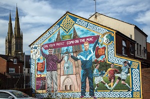 PEINTURES MURALES EN SOUVENIR DES EMEUTES DU CONFLIT NORD IRLANDAIS, QUARTIER OUEST CATHOLIQUE DE ALBERT STREET, BELFAST, ULSTER, IRLANDE DU NORD 