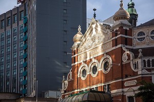 GRAND OPERA HOUSE (CIRQUE, THEATRE) ET IMMEUBLE EUROPA, VICTORIA STREET, CENTRE-VILLE DE BELFAST, ULSTER, IRLANDE DU NORD 