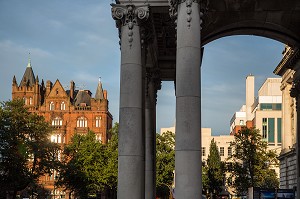 BELFAST CITY HALL ET IMMEUBLE DE LA BANQUE D'IRLANDE, CENTRE VILLE, DONEGALL SQUARE, BELFAST, ULSTER, IRLANDE DU NORD 