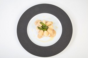 GNOCCHIS A L’ARAIGNEE DE MER ET AUX ASPERGES, RECETTE DU CHEF ETOILE LAURENT CLEMENT, COURS GABRIEL, CHARTRES 
