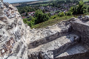 CHATEAU FORT, ANCIENNE FORTERESSE MILITAIRE DU X EME SIECLE, IVRY-LA-BATAILLE (27), FRANCE 