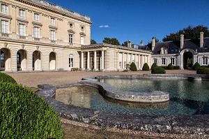 FONTAINE DU PEDILUVE, COUR D'HONNEUR DU CHATEAU DE BIZY, VERNON (27), FRANCE 