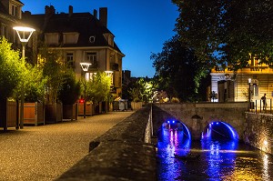 LES BORDS DE L'ITON ECLAIRES LA NUIT, ALLEE CHARLES, EVREUX,(27), FRANCE 
