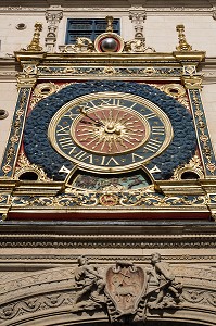 HORLOGE ASTRONOMIQUE SUR L'ARCHE RENAISSANCE, RUE DU GROS HORLOGE, ROUEN (76), FRANCE 