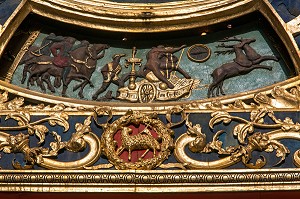 DETAIL DU SCENE DE CHASSE AUX CERFS POUR LE LUNDI DU SEMAINIER SOUS L'HORLOGE ASTRONOMIQUE, RUE DU GROS HORLOGE, ROUEN (76), FRANCE 