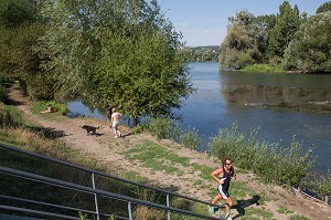 BALADE SUR BORDS DE L'EURE, PONT-DE-L'ARCHE (27), FRANCE 