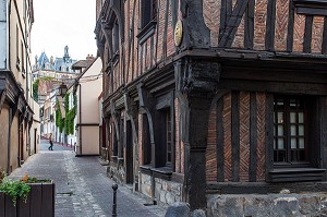 MAISONS EN COLOMBAGES, NOGENT-LE-ROI (28), FRANCE 