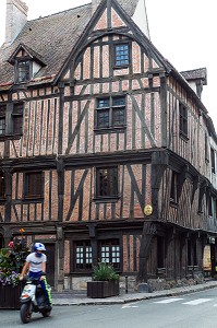 MAISONS EN COLOMBAGES, NOGENT-LE-ROI (28), FRANCE 