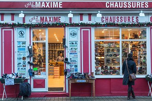 MAGASIN DE CHAUSSURES MAXIME, LE PALAIS, MORBIHAN (56), FRANCE