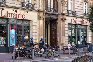 LIBRAIRIE INDEPENDANTE L'ARMITIERE, RUE JEANNE D'ARC, ROUEN (76), FRANCE 