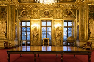 SALLE DES CONFERENCES EN BOIS DORE, INTERIEUR DU SENAT, PALAIS DU LUXEMBOURG, CHAMBRE HAUTE DU PARLEMENT FRANCAIS, PARIS (75), FRANCE 