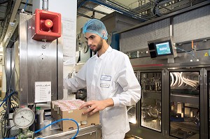 EMPLOYE DE LA SOCIETE NOVANDIE, AUNEAU (28), FRANCE 
