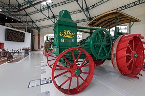 RUMELY OILPULL TRACTOR (1922), COLLECTION DE TRACTEURS ANCIENS, MUSEE DU COMPA, CONSERVATOIRE DE L'AGRICULTURE, CHARTRES (28), FRANCE 