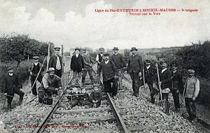 LIGNE DE SAINT GAUBURGE A MESNIL MAUGER, 3 EME BRIGADE, TRAVAIL SUR LA VOIE, (61) ORNE, BASSE-NORMANDIE 