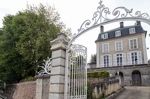 HOTEL PARTICULIER, BOULEVARD BANSARD DES BOIS, BELLEME (61), COMMUNE DU PARC REGIONAL DU PERCHE, VILLAGE DE CARACTERE, NORMANDIE, FRANCE 