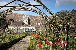 JARDIN CLOS DEVANT LE CHATEAU, PARC NATIONAL DE GLENVEAGH, COMTE DE DONEGAL, IRLANDE 