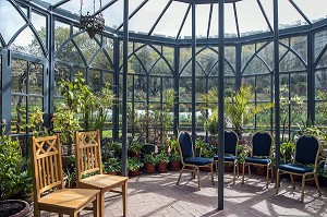 ORANGERIE DEVANT LE JARDIN CLOS DU CHATEAU, PARC NATIONAL DE GLENVEAGH, COMTE DE DONEGAL, IRLANDE 