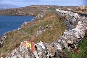 SENTIER DE RANDONNEE, BAIE DE BALLYNESS, ROUTE DE MAGHERA, ARDARA, COMTE DE DONEGAL, IRLANDE 