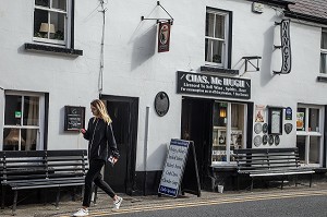 PUB CHAS MC HUGH, VILLE DE ARDARA, COMTE DE DONEGAL, IRLANDE 